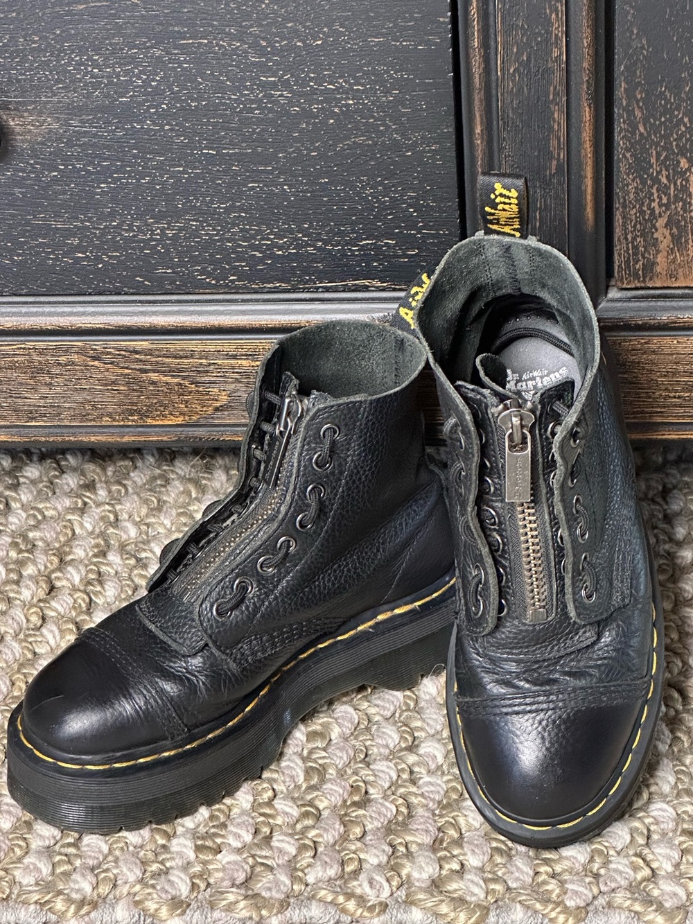 Dr. Martens Sinclair Platform Boots Black Pebbled Leather Zip Front Women's US 7